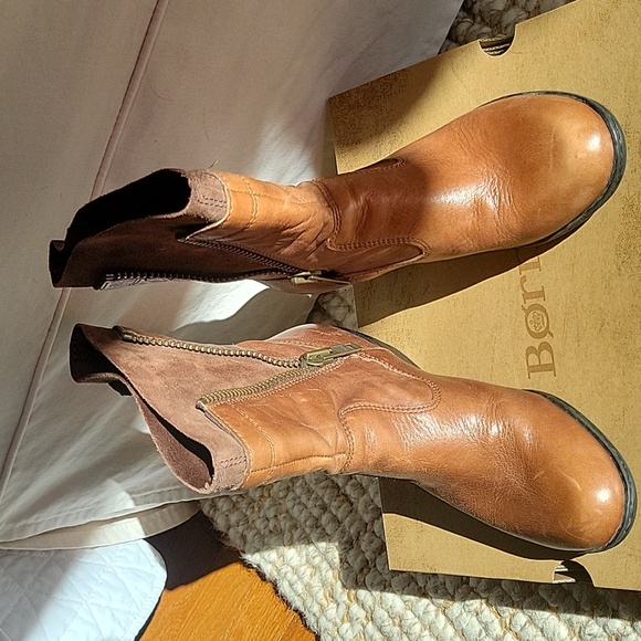 Boots - Picture 1 of 6